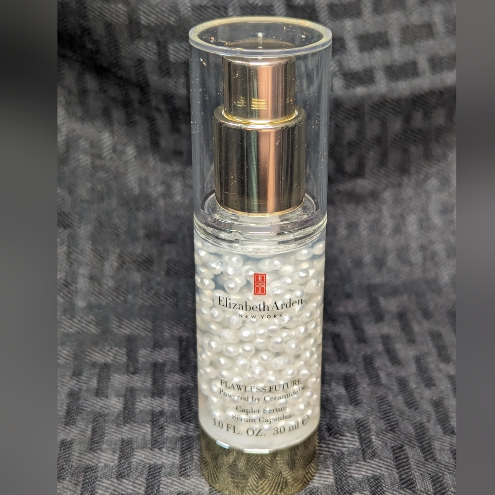 Elizabeth Arden Flawless Future Serum. - Picture 2 of 3